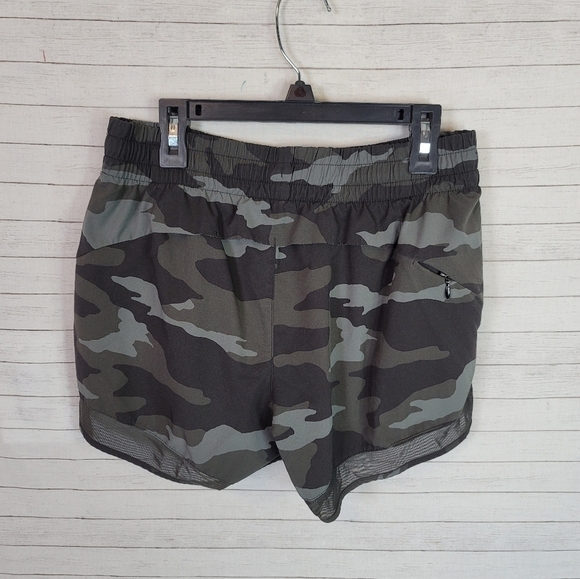 Athleta Racer Run Mesh Shorts in Olive Green Camo, sz XS - Picture 5 of 11